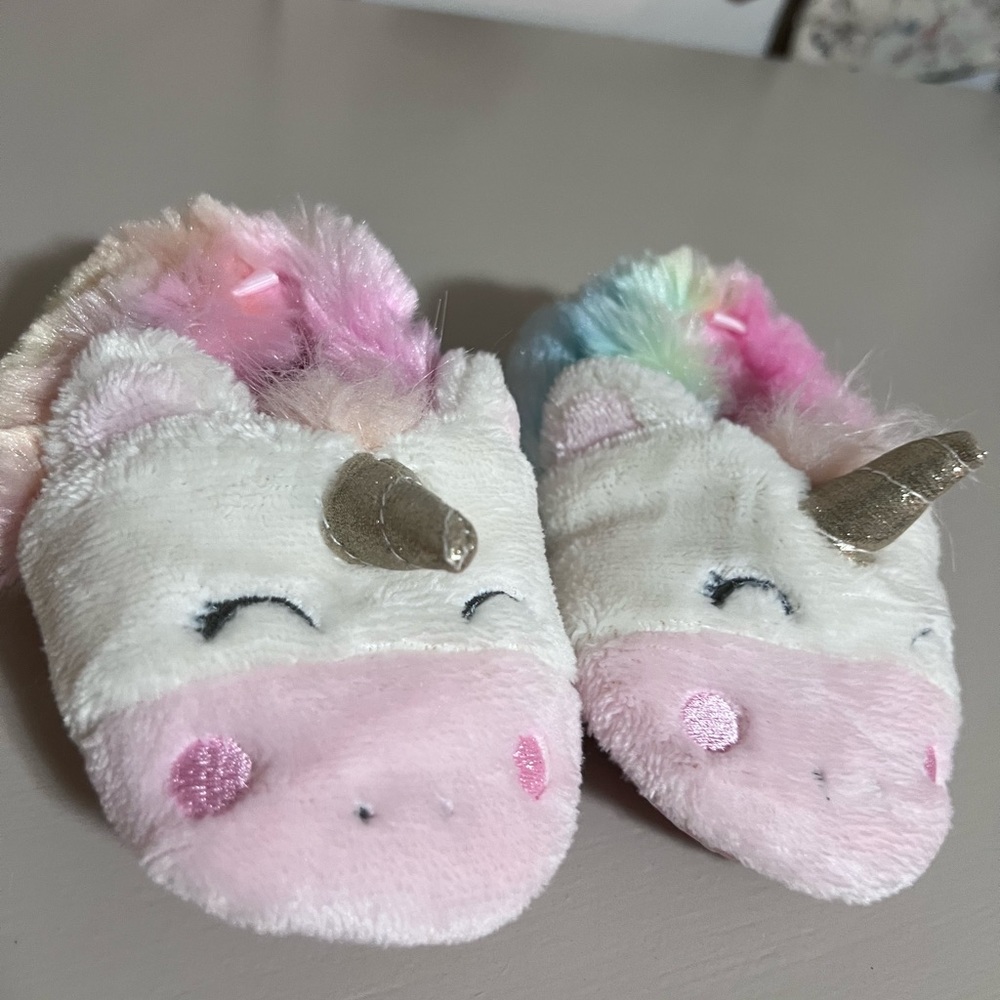 Toddler unicorn slippers